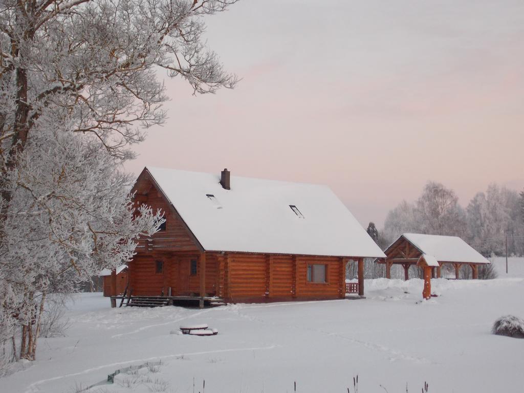 Guest House Kalnini Kārļi Exteriér fotografie